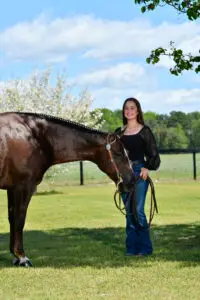 Cheyenne and her 4 year old Quarter horse instantly viral