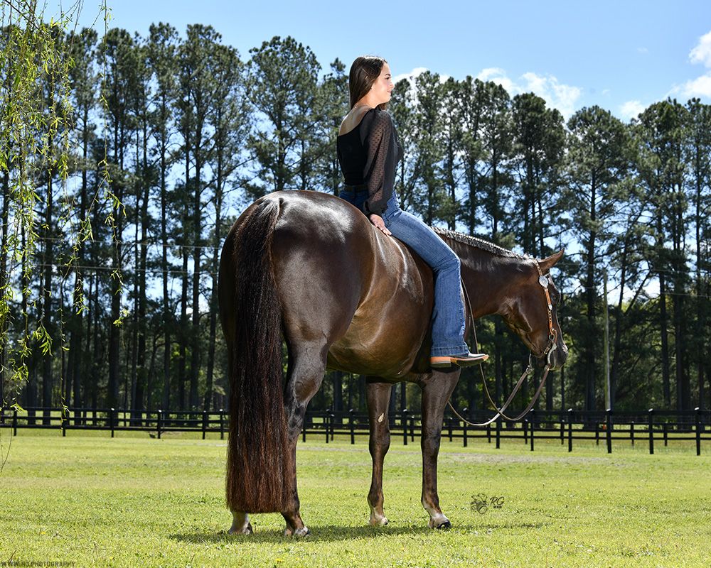 Cheyenne Reams and her 4 year old quarter horse Instantly Viral